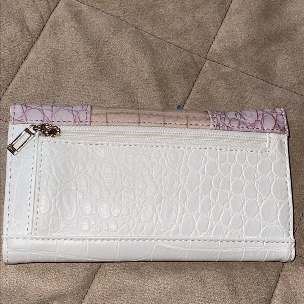 Guess Wallet - Picture 2 of 3
